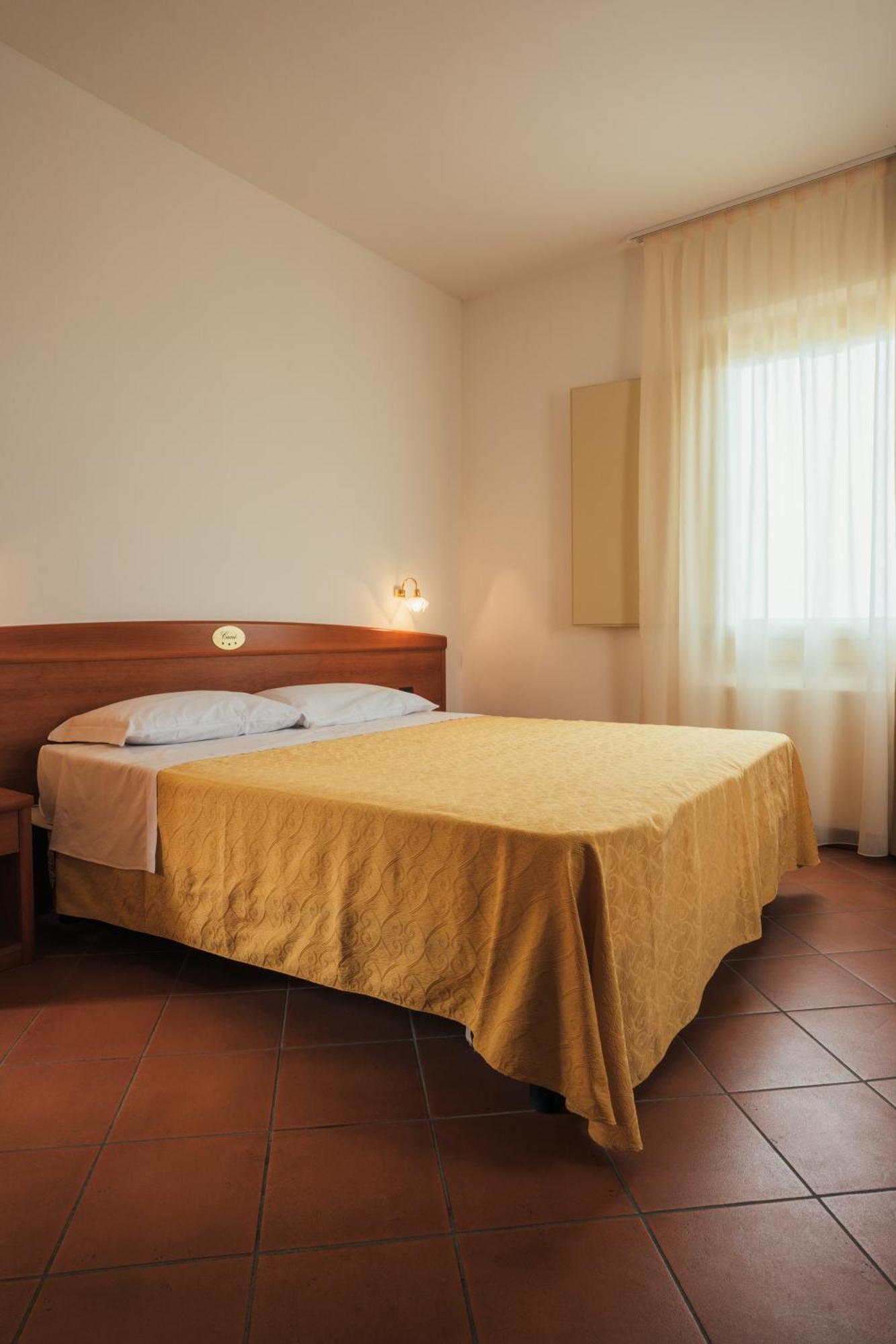 Albergo Cane Dozza Exterior photo