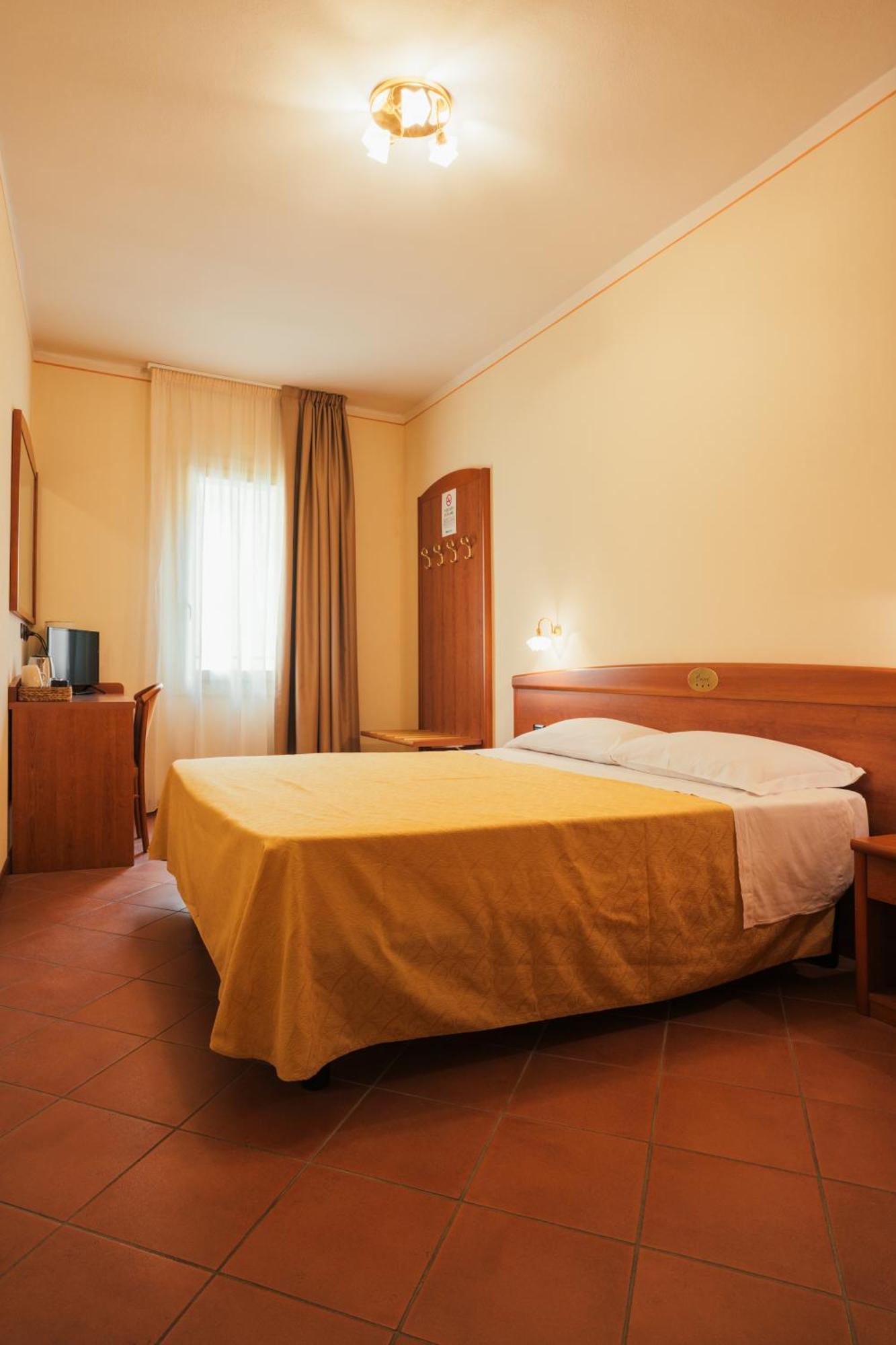 Albergo Cane Dozza Exterior photo