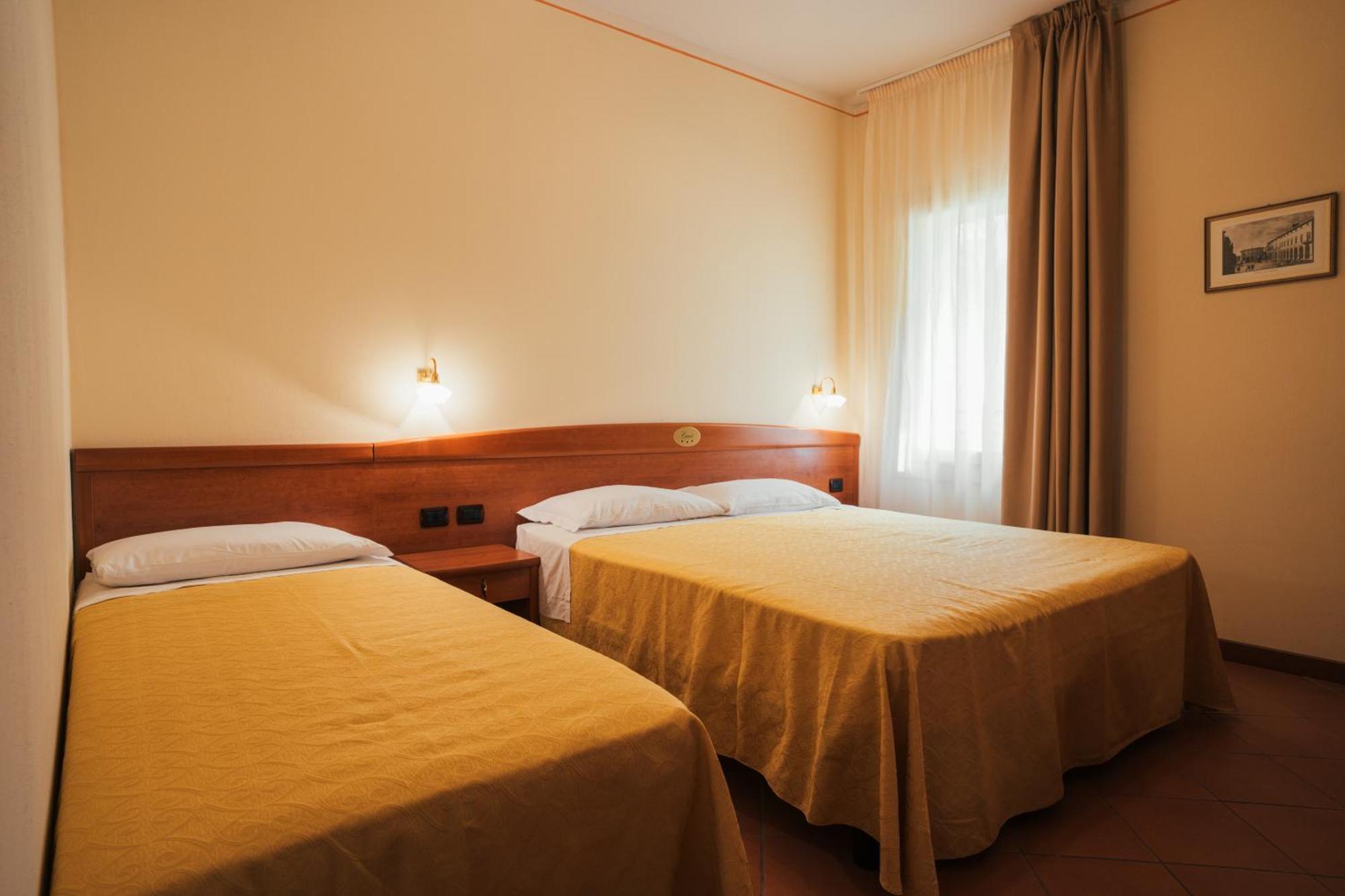 Albergo Cane Dozza Exterior photo