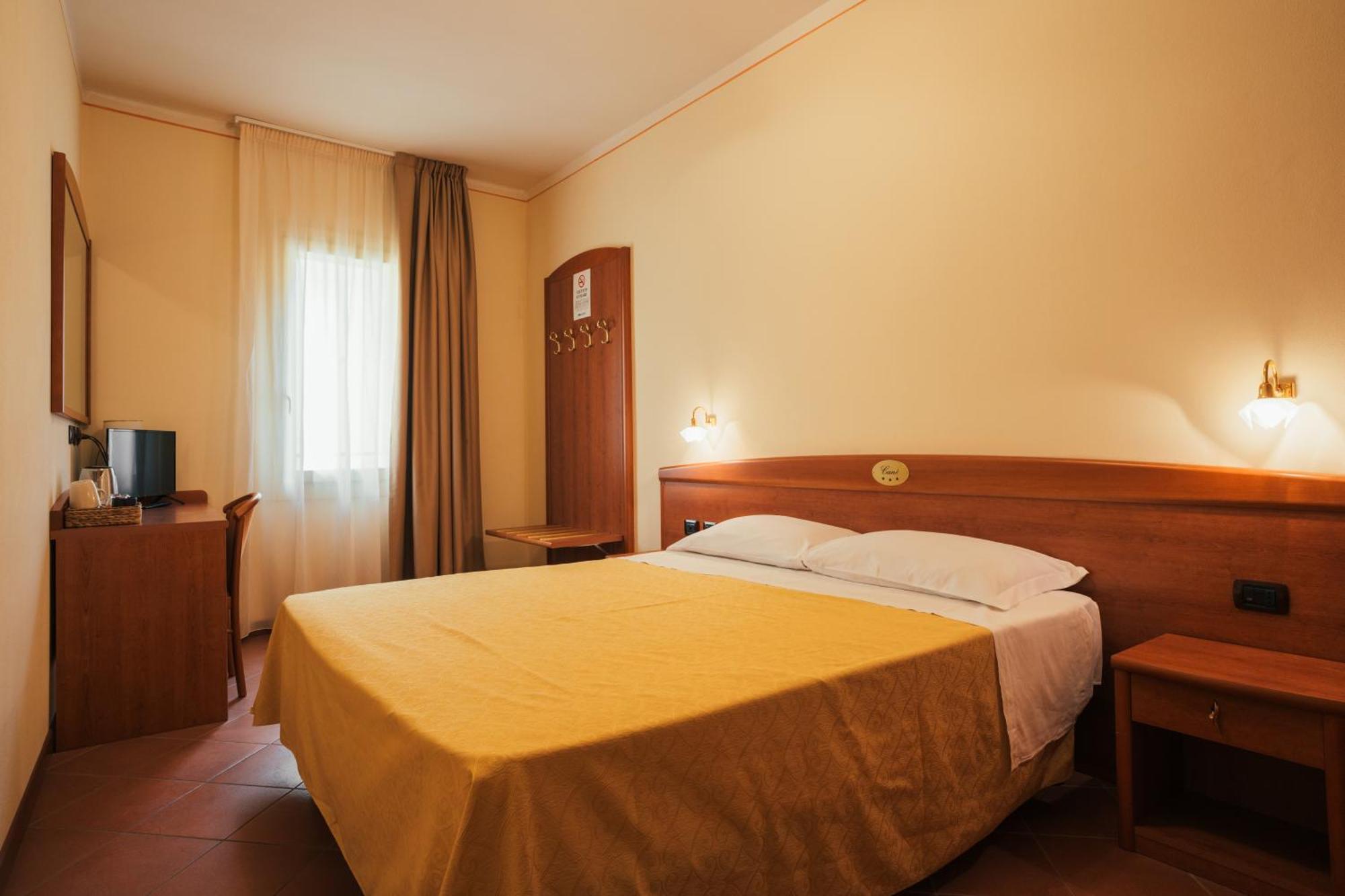 Albergo Cane Dozza Exterior photo
