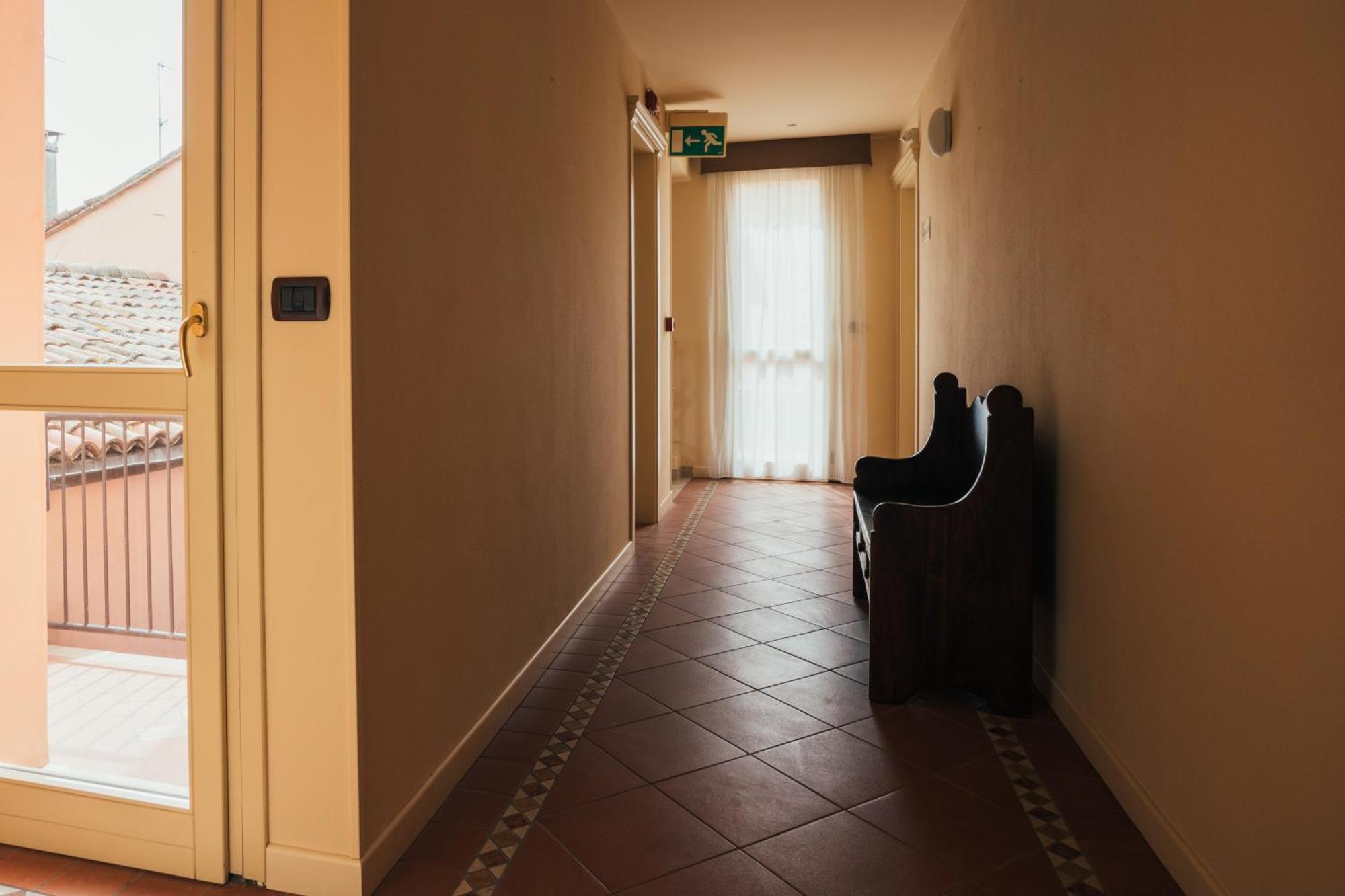 Albergo Cane Dozza Exterior photo