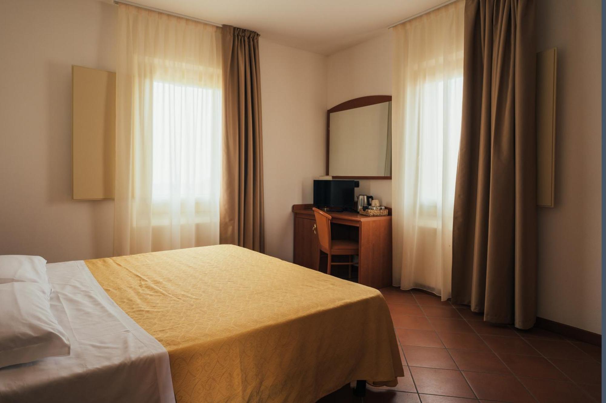 Albergo Cane Dozza Exterior photo
