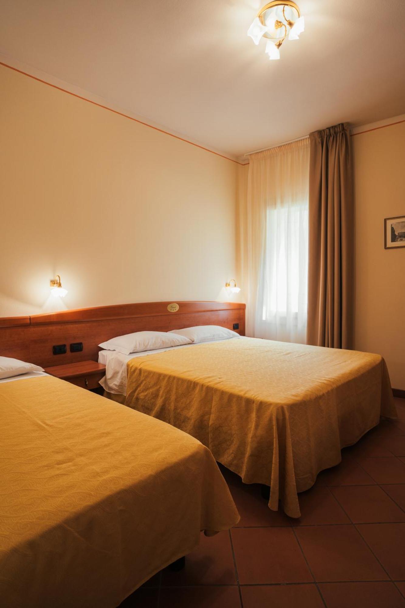 Albergo Cane Dozza Exterior photo