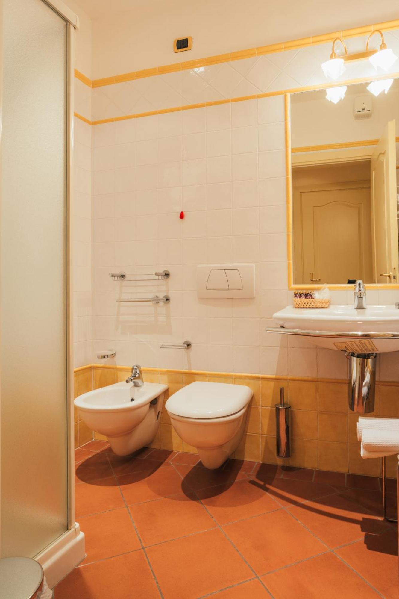 Albergo Cane Dozza Exterior photo