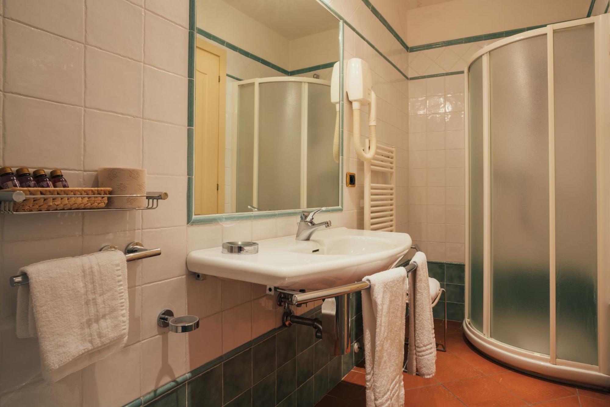 Albergo Cane Dozza Exterior photo