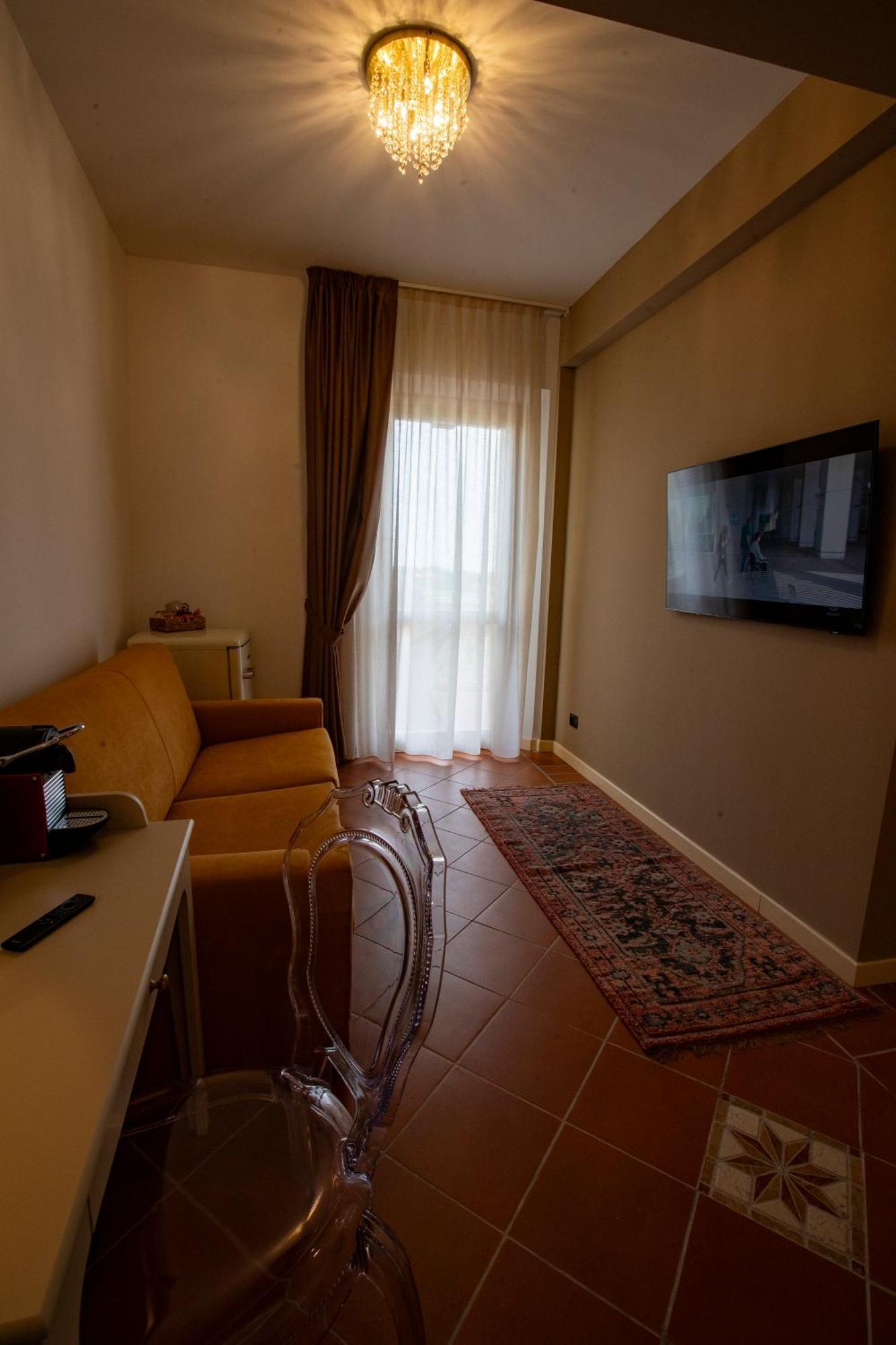 Albergo Cane Dozza Exterior photo